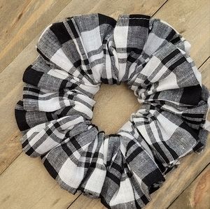 Large size plaid scrunchies